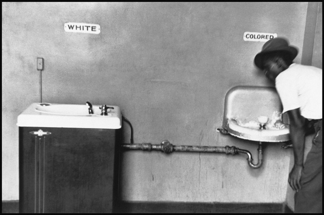 Сегрегация в США. В 60-е годы 20 века, таблички "Только для белых" были обыденностью